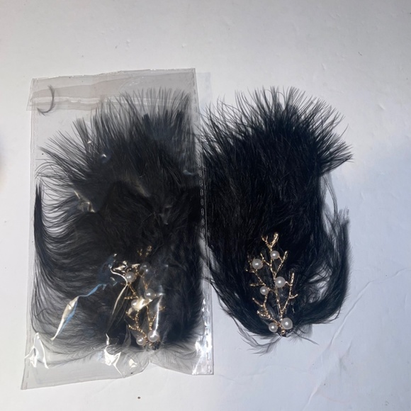 NWOT 2 Feather Hair Clips Women Girl Fascinators Hair Barrettes Headpiec Pearl - Picture 3 of 6
